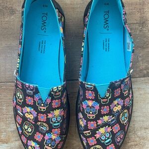 TOMS Black Multicolor Slip-On Shoes Halloween Dia de los Muertos  8 Ladies